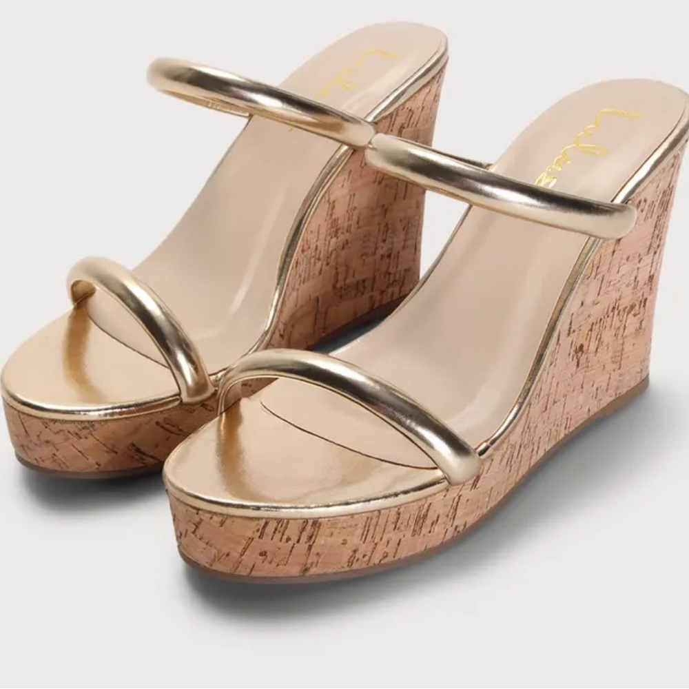 New! Gold Strap Wedges size 8